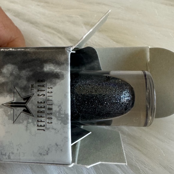 Jeffree Starr Cosmetics Six Feet Under The Gloss - Picture 6 of 8